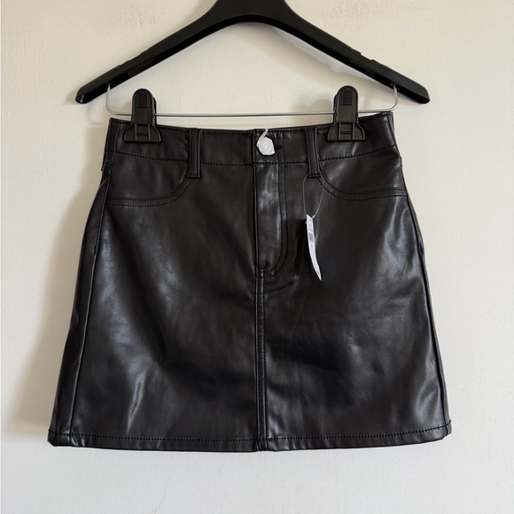 GAP Other - NWT GAP Black Kids 100% Recycled Vegan-Leather Skirt size 10